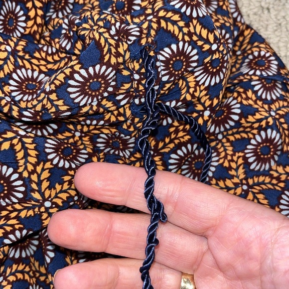 DEREK LAM 10 CROSBY MEDALLION FLORAL V NECK SLEEVELESS SILK DRESS - Picture 9 of 9